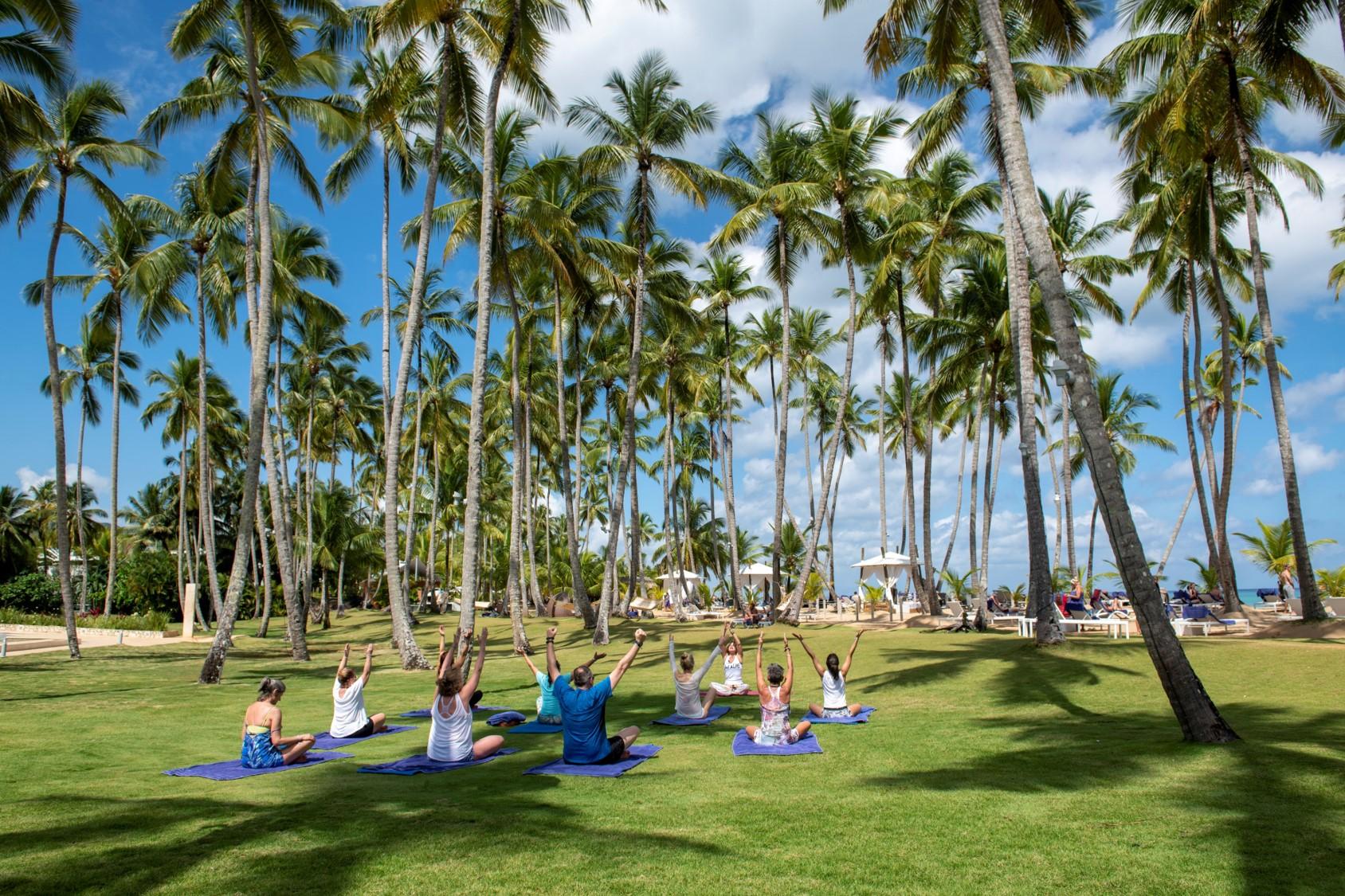 Viva V Samana By Wyndham, A Trademark Adults All Inclusive Las Terrenas Bagian luar foto Yoga at the Hard Rock Hotel & Casino Punta Cana