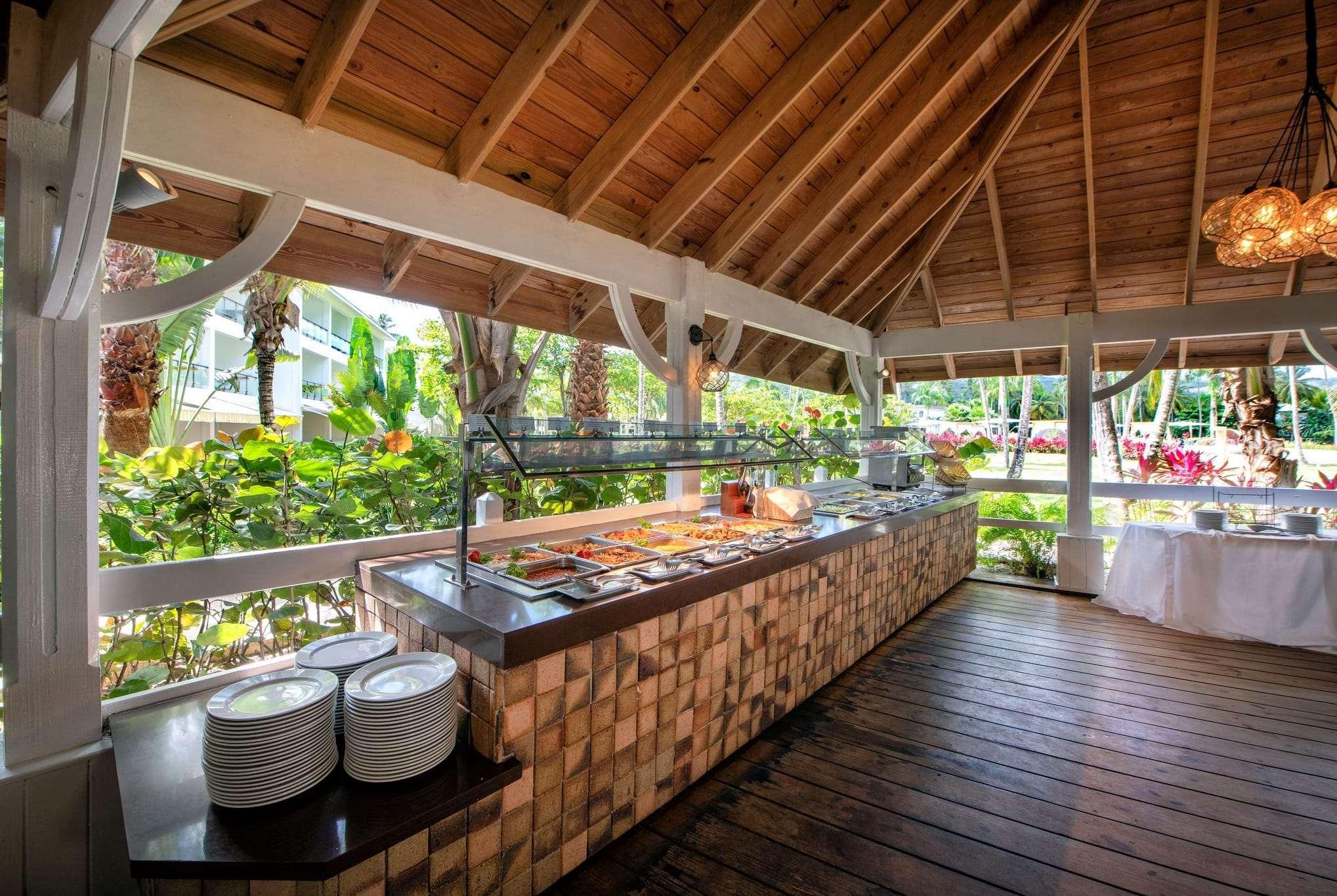 Viva V Samana By Wyndham, A Trademark Adults All Inclusive Las Terrenas Bagian luar foto Buffet at a resort