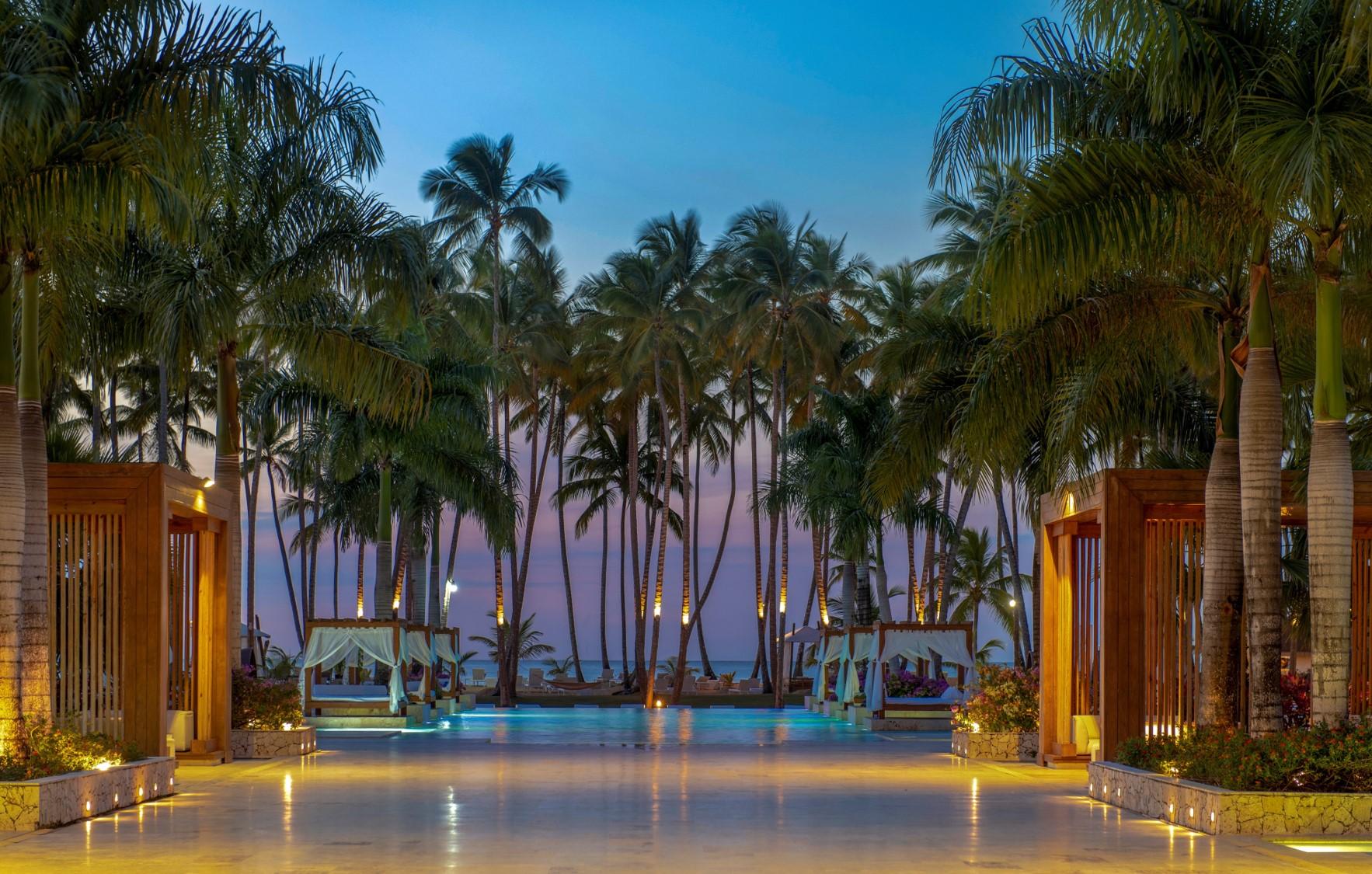 Viva V Samana By Wyndham, A Trademark Adults All Inclusive Las Terrenas Bagian luar foto The beach at the resort