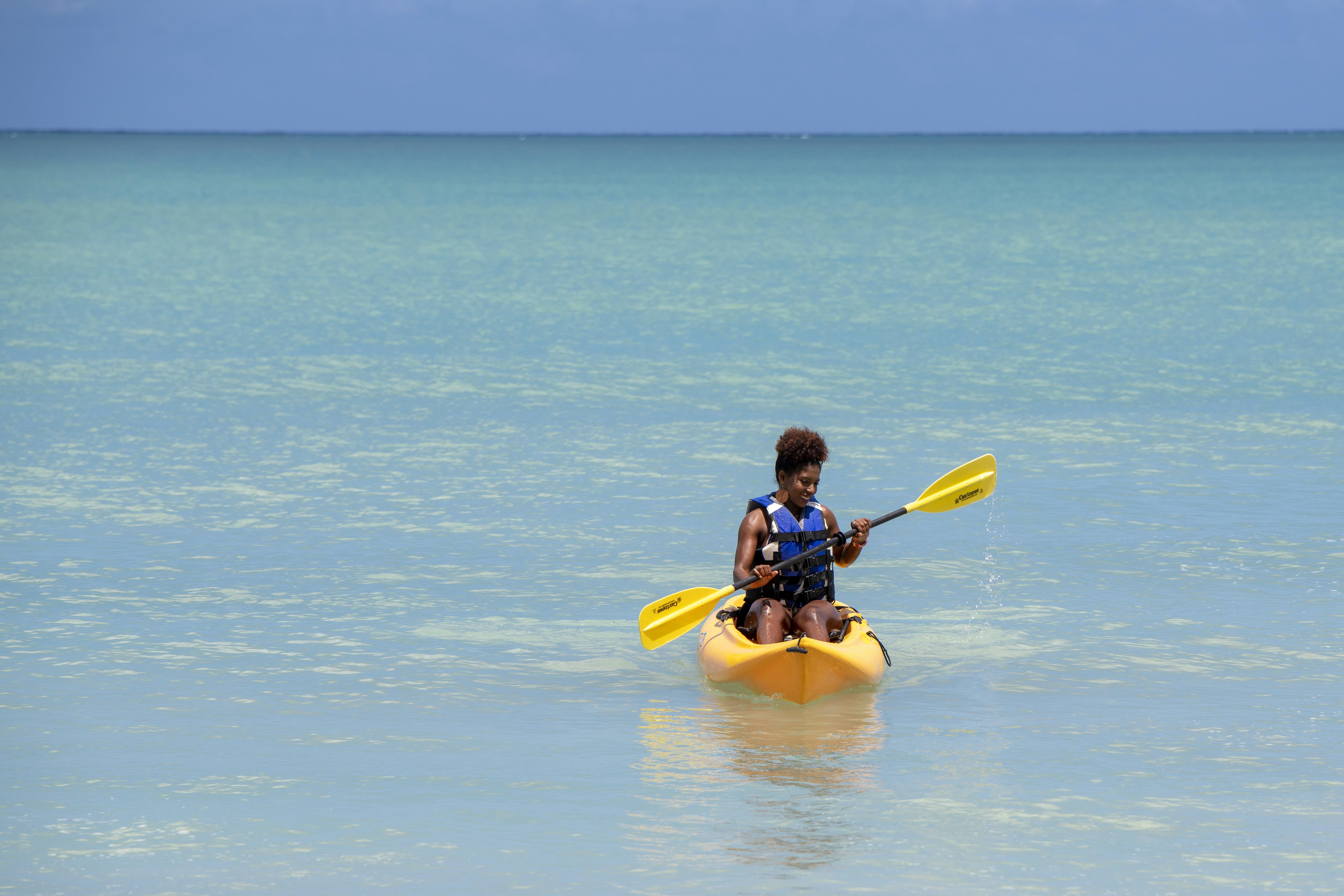 Viva V Samana By Wyndham, A Trademark Adults All Inclusive Las Terrenas Bagian luar foto Kayaking at the Great Barrier Reef