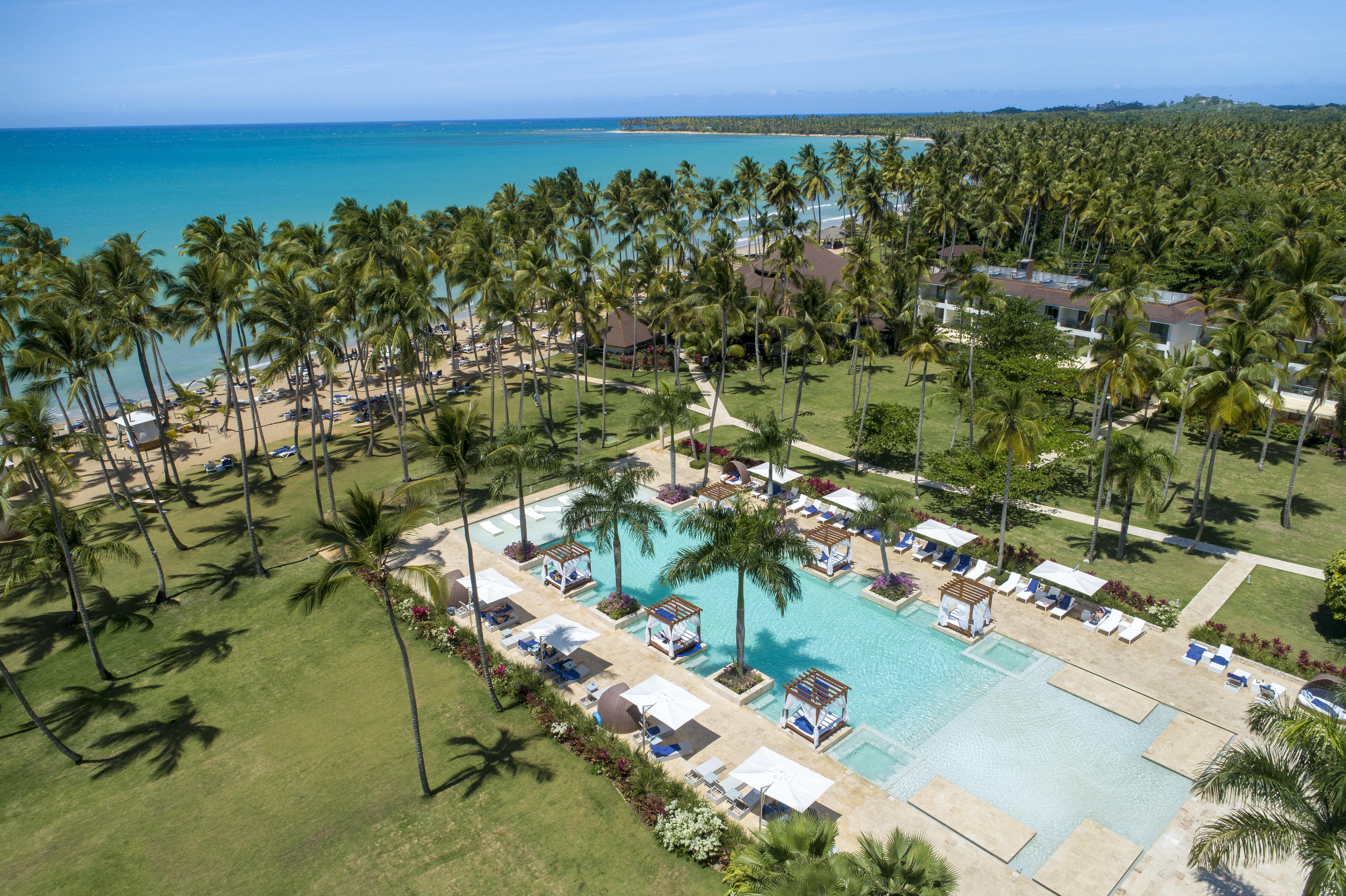 Viva V Samana By Wyndham, A Trademark Adults All Inclusive Las Terrenas Bagian luar foto Aerial view of the resort