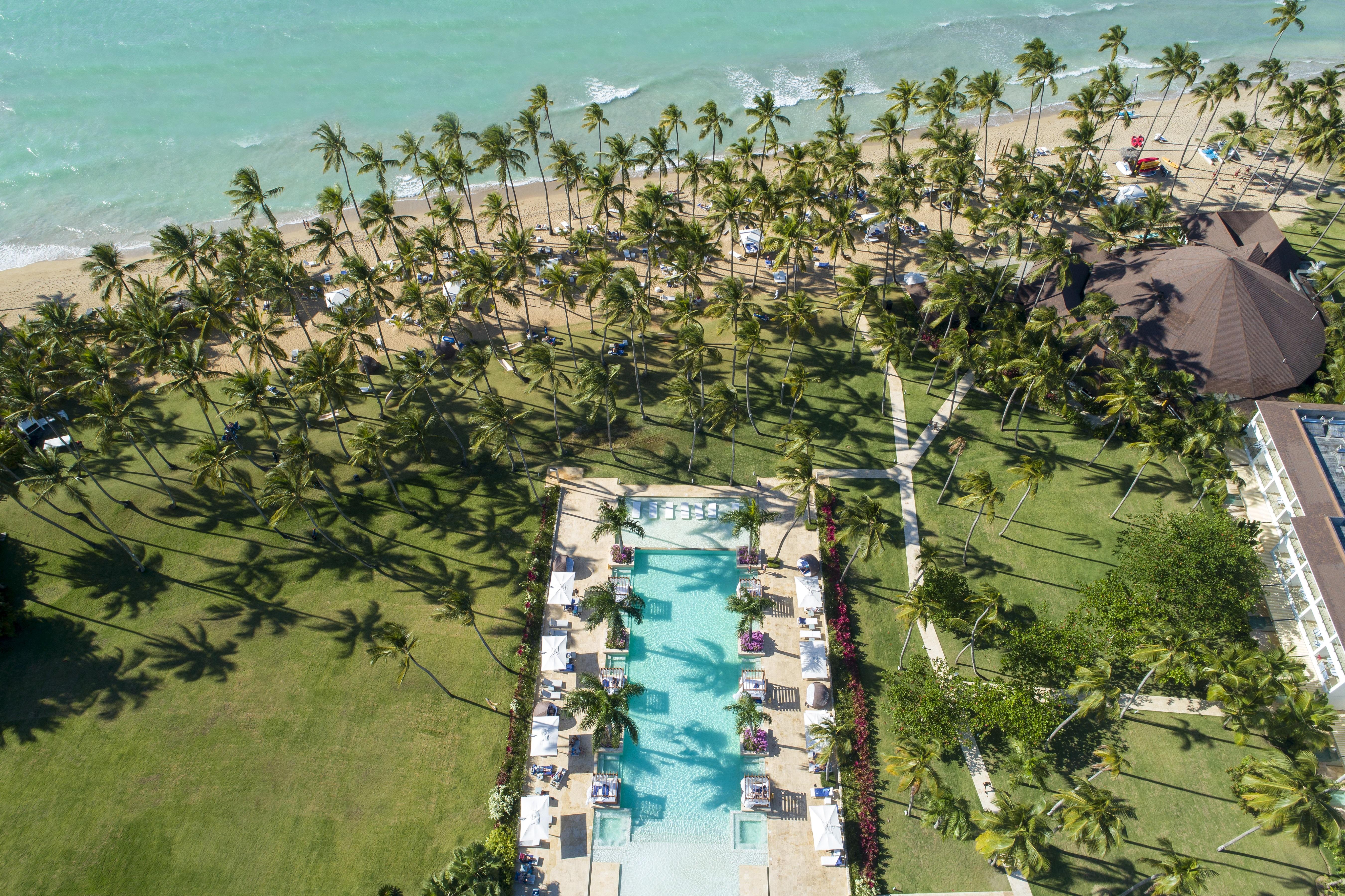 Viva V Samana By Wyndham, A Trademark Adults All Inclusive Las Terrenas Bagian luar foto Aerial view of the beach at Hard Rock Hotel & Casino Punta Cana